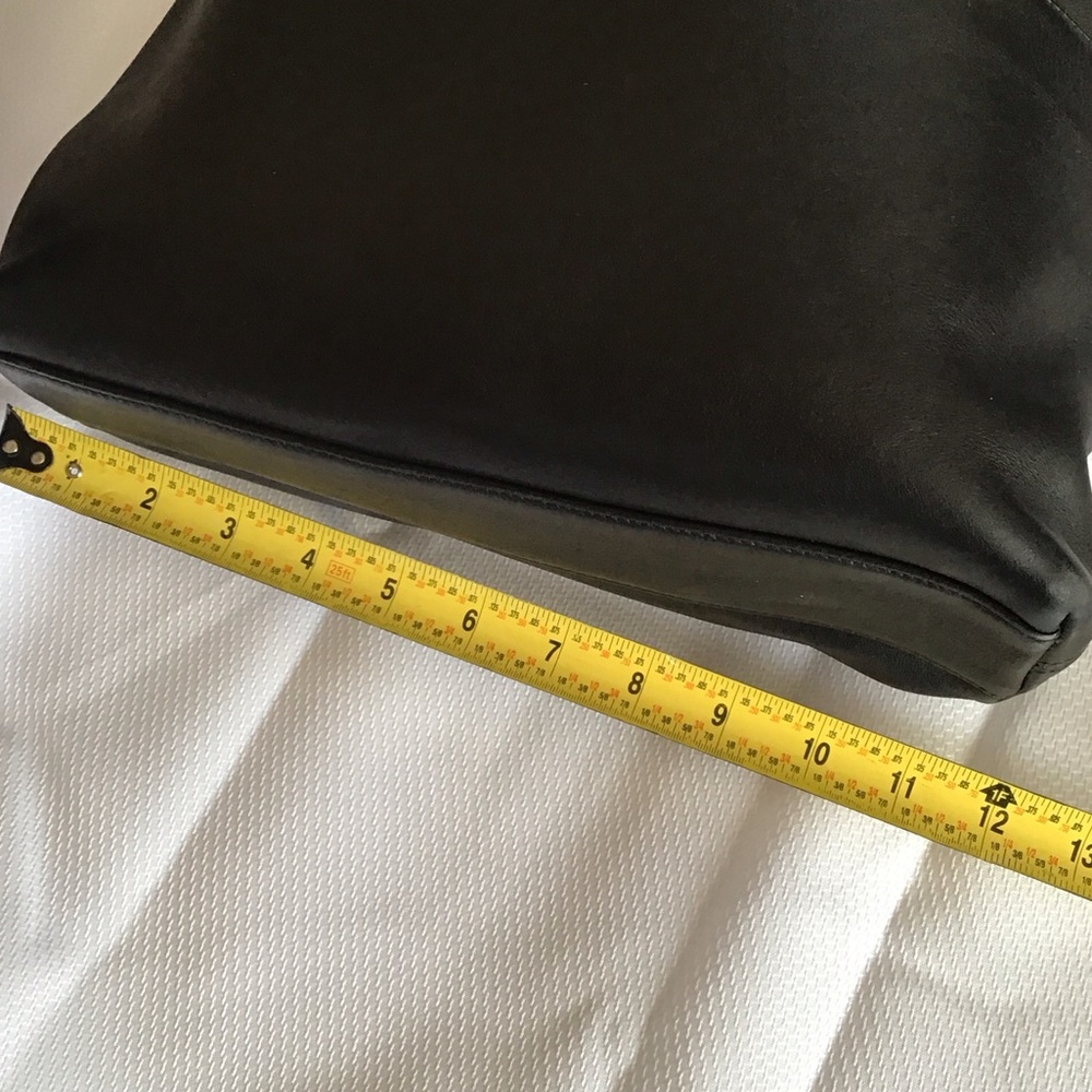 ✔️Vintage Coach Black/Silver Shoulder Bag, EUC for age - Picture 5 of 15